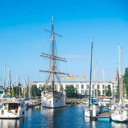 2 Slaapkamer Appartement Op De Zeedijk Van Oostende. Exteriör bild