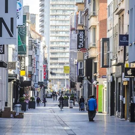 2 Slaapkamer Appartement Op De Zeedijk Van Oostende. Exteriör bild