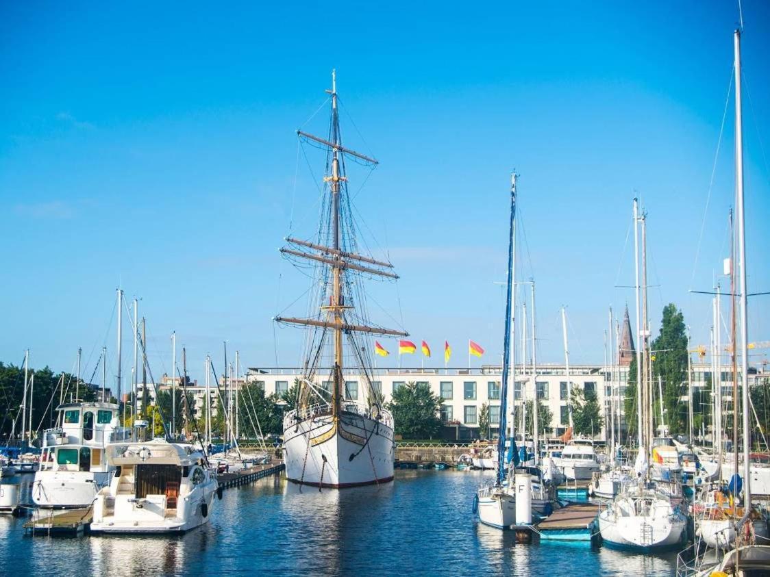 2 Slaapkamer Appartement Op De Zeedijk Van Oostende. Exteriör bild