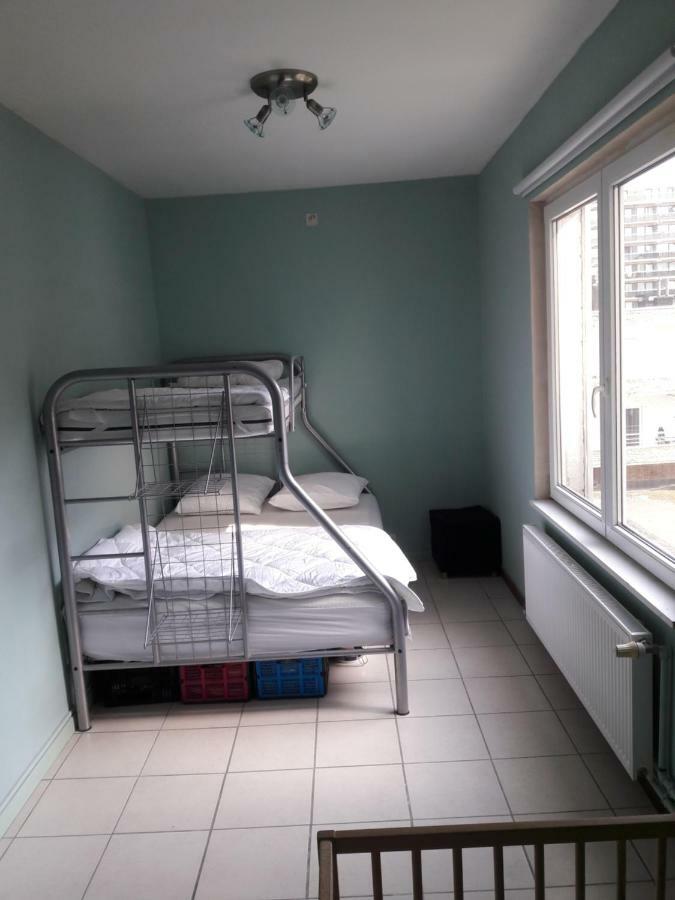 2 Slaapkamer Appartement Op De Zeedijk Van Oostende. Exteriör bild