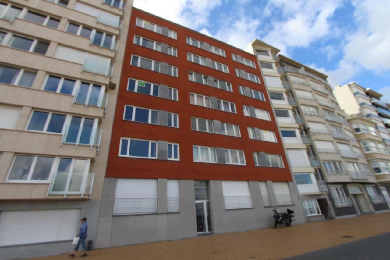 2 Slaapkamer Appartement Op De Zeedijk Van Oostende. Exteriör bild