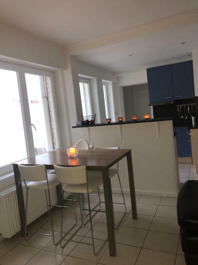 2 Slaapkamer Appartement Op De Zeedijk Van Oostende. Exteriör bild